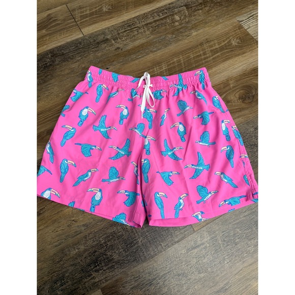 chubbies Other - Chubbies Mens Pink Toucan Print Swim Trunks 5.5 Inch Inseam Large Board Shorts